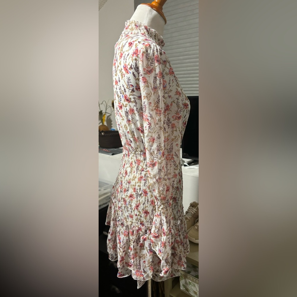 Princess Polly, Size Small "Strolling the Streets" size US 4. - Picture 7 of 11